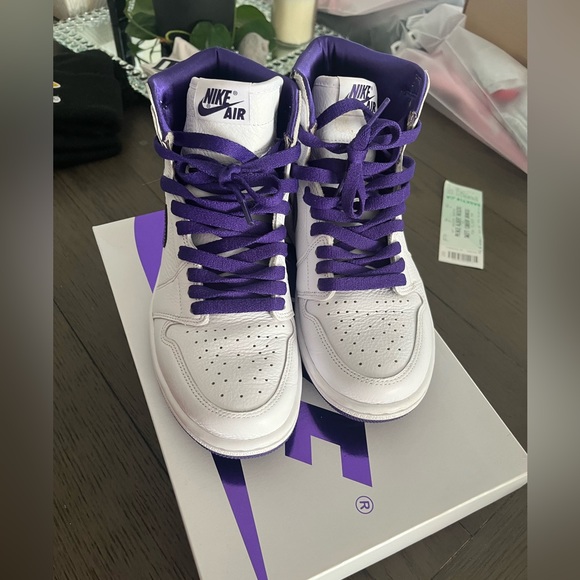 Nike Jordan 1 high OG - Picture 2 of 3